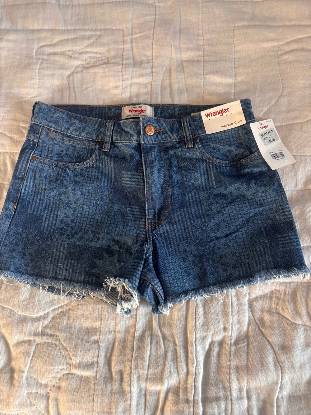 NWT Wrangler Blue Jean Shorts Size 2.